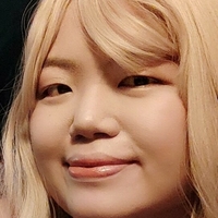 Kae Ong Desnuda