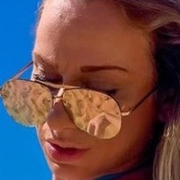 Karen Pretti Desnuda
