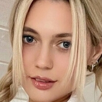 Kari.i Desnuda