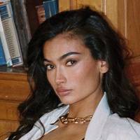 Kelly Gale Desnuda