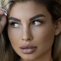 Kim Famous Desnuda