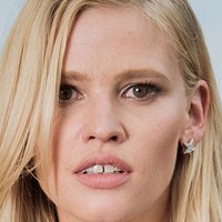 Lara Stone Desnuda