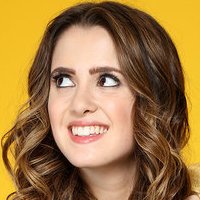 Laura Marano Desnuda