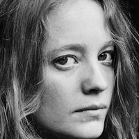 Leonie Benesch Desnuda