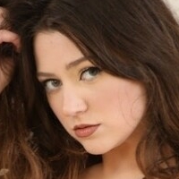 Maddy Moxley Desnuda