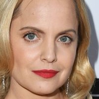 Mena Suvari Desnuda