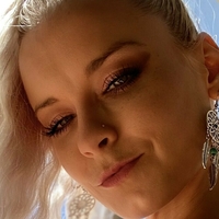 Mia Julia VIP Desnuda