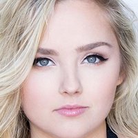 Mia Rose Frampton Desnuda