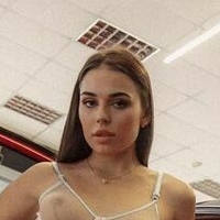 Milan Cheek Desnuda