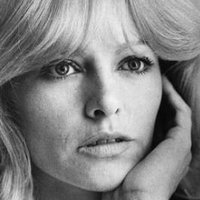 Nathalie Delon Desnuda