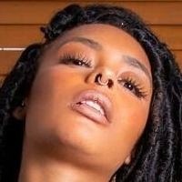 Nefertiti Desnuda
