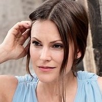 Noémi Besedes Desnuda