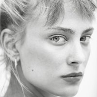 Nora Arnezeder Desnuda