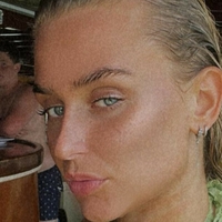 Olivia Fals Desnuda