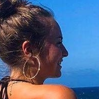 Olivia Holzmacher Desnuda