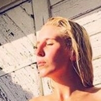 Parnevik Desnuda