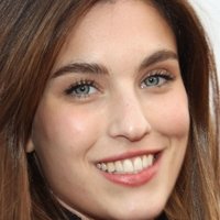 Rainey Qualley Desnuda