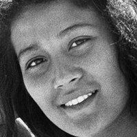 Ratna Assan Desnuda