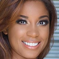 Reagan Gomez-Preston Desnuda