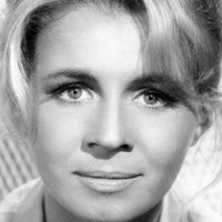 Salome Jens Desnuda