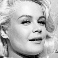 Sandra Dee Desnuda