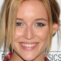 Sarah Dumont Desnuda