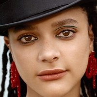 Sasha Lane Desnuda