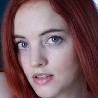 Sayv Desnuda