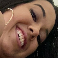 Selena Ryan Desnuda