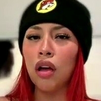 Share/ shaarebaare Desnuda