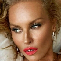 Simona Krainova Desnuda