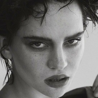 Sophie Thatcher Desnuda