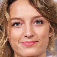Stéphanie Crayencour Desnuda