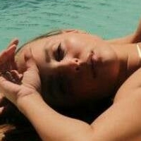 Stevens Luna Desnuda