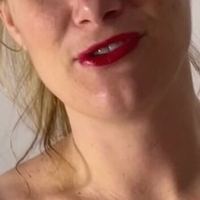 Summerbri, Desnuda