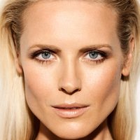 Synnøve Macody Lund Desnuda