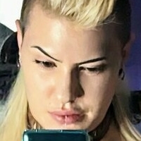 Synthetika Lynn Desnuda