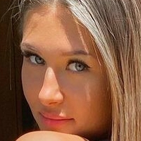 Talia Lewis-Cole Desnuda