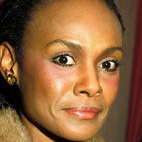 Tamara Dobson Desnuda