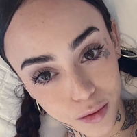 Tanye Desnuda