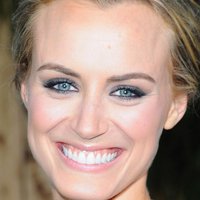 Taylor Schilling Desnuda