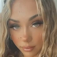 Teigan L Desnuda