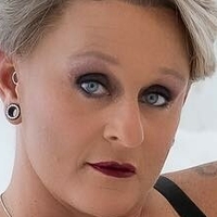 Tricia Anne Desnuda