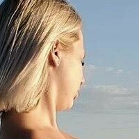Vaaloux Desnuda
