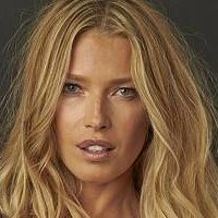 Veronika Varekova Desnuda