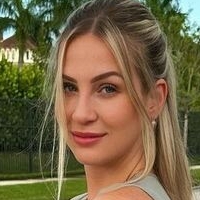 Vitoria Nicolau Desnuda