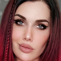 Yana Kovarski Desnuda