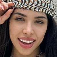 Yeri Mua Desnuda