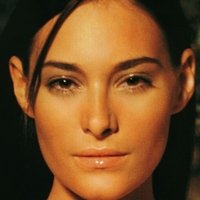 Zita Görög Desnuda